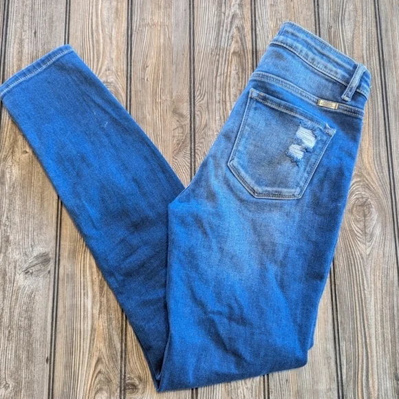 KanCan size 28 skinny jeans distressed - Picture 1 of 13